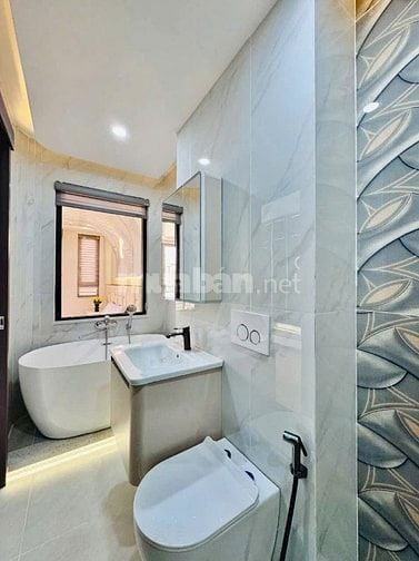 Chưa tới 4 tỷ. Nhà 52m2 Trần Hưng Đạo gần CA Tp, xây 4 tầng. Sổ riêng