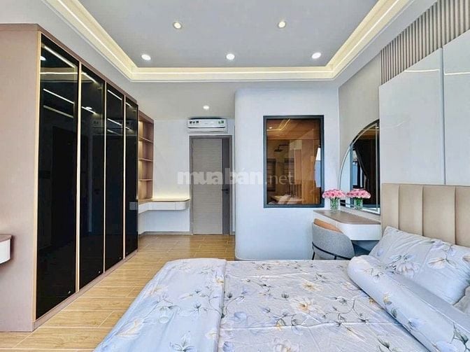 Chưa tới 4 tỷ. Nhà 52m2 Trần Hưng Đạo gần CA Tp, xây 4 tầng. Sổ riêng