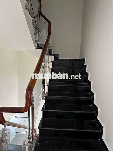 Cho thuê nhà 2 lầu 1 trệt 4pn 4wc khu đô thị Phúc Đạt Phú Lợi