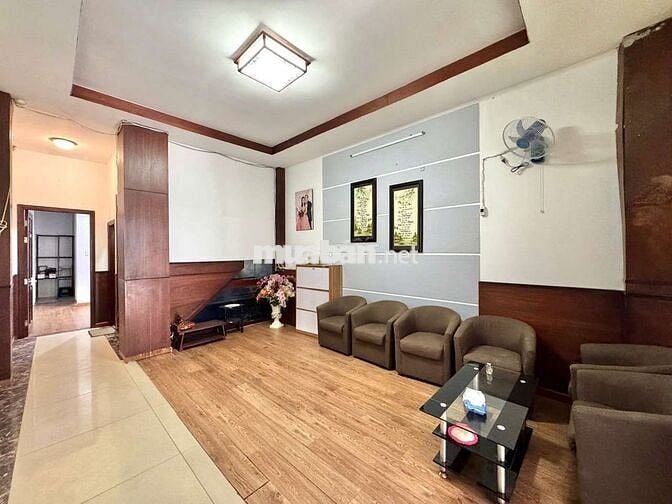 CHO THUÊ MB KINH DOANH TỰ DO CÓ SÂN RIÊNG PHÒNG NGỦ LẠI ĐƯỜNG LỚN