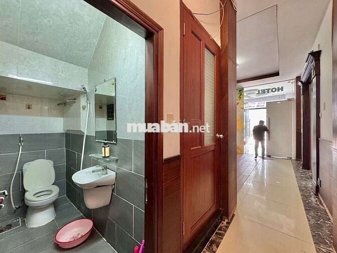 CHO THUÊ MB KINH DOANH TỰ DO CÓ SÂN RIÊNG PHÒNG NGỦ LẠI ĐƯỜNG LỚN
