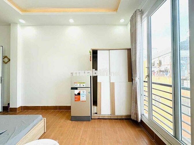 TRỐNG SẴN STUDIO BAN CÔNG TÁCH BẾP NỘI THẤT ĐẦY ĐỦ VÀO Ở NGAY