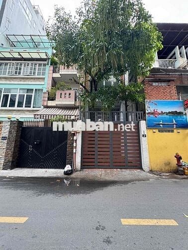 NHÀ MẶT TIỀN KD. CÓ SÂN. GẦN GẦN NGUYỄN VĂN TRỖI. VỊ TRÍ TRUNG TÂM