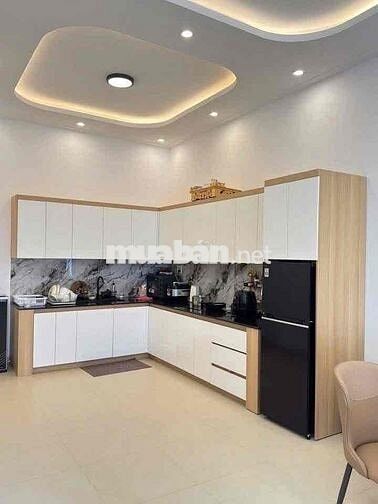 BÁN NHÀ MẶT TIỀN 1 TRỆT 1 LẦU SỔ RIÊNG VÀO Ở LIỀN