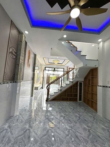 Nhà mới xây, ngay kcn Cầu Tràm 4x23 SHR có 3Pn 3Wc giá 1 tỷ 750.