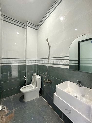 Nhà mới xây, ngay kcn Cầu Tràm 4x23 SHR có 3Pn 3Wc giá 1 tỷ 750.