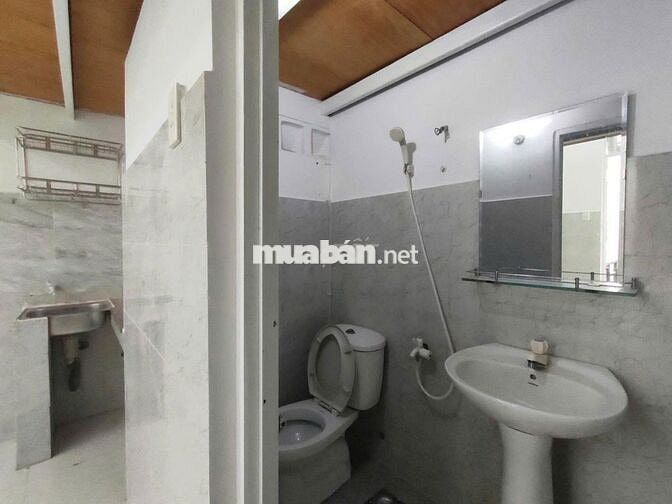 Duplex gác cao 1m7 sẳn NT ,phòng mới. Chuyên cho SV ngay ĐH Văn Hiến