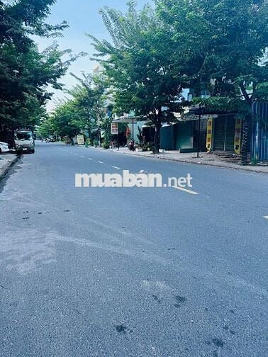 🏢 Kho khung thép tiền chế – 2 lô liền kề MT Bùi Tấn Diên 210m2
