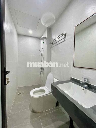 BÁN NHÀ KHƯƠNG TRUNG MỚI ĐẸP GẦN Ô TÔ GẦN ĐẦM HỒNG DT: 30m2, 5Tầng.