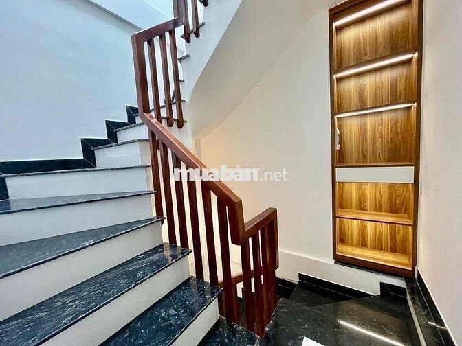 BÁN NHÀ KHƯƠNG TRUNG MỚI ĐẸP GẦN Ô TÔ GẦN ĐẦM HỒNG DT: 30m2, 5Tầng.