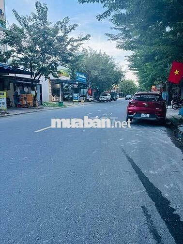 🏢 Kho khung thép tiền chế – 2 lô liền kề MT Bùi Tấn Diên 210m2