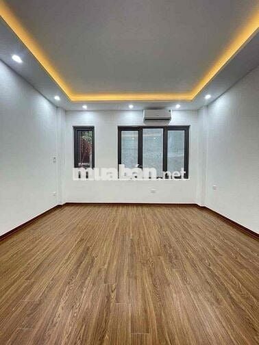 BÁN NHÀ KHƯƠNG TRUNG MỚI ĐẸP GẦN Ô TÔ GẦN ĐẦM HỒNG DT: 30m2, 5Tầng.