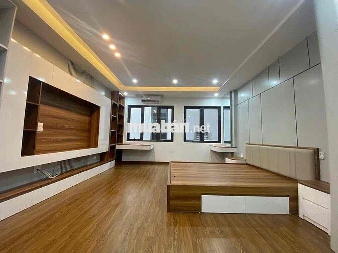 BÁN NHÀ KHƯƠNG TRUNG MỚI ĐẸP GẦN Ô TÔ GẦN ĐẦM HỒNG DT: 30m2, 5Tầng.