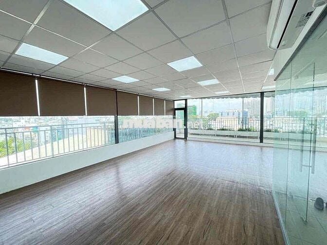 Chính chủ cho thuê VP Nguyễn Đình Chiểu 120m2 view kính thoáng mát