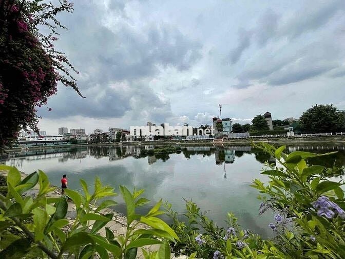 BÁN NHÀ KHƯƠNG TRUNG MỚI ĐẸP GẦN Ô TÔ GẦN ĐẦM HỒNG DT: 30m2, 5Tầng.