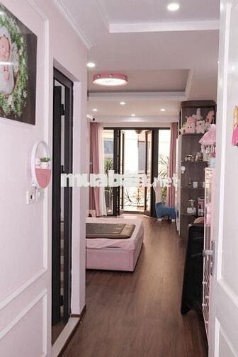 PHÂN LÔ Ô TÔ TRÁNH VÀO NHÀ HOÀNG VĂN THÁI THANH XUÂN-45M-6TÂNG-T MÁY