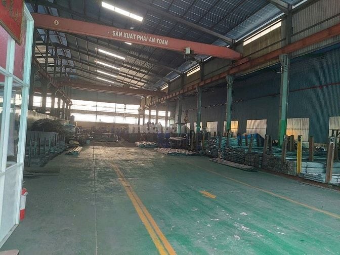 Cho thuê kho xưởng 1.700m2 Bến Lức giáp HCM, PCCC đầy đủ, giá : 68k/m2