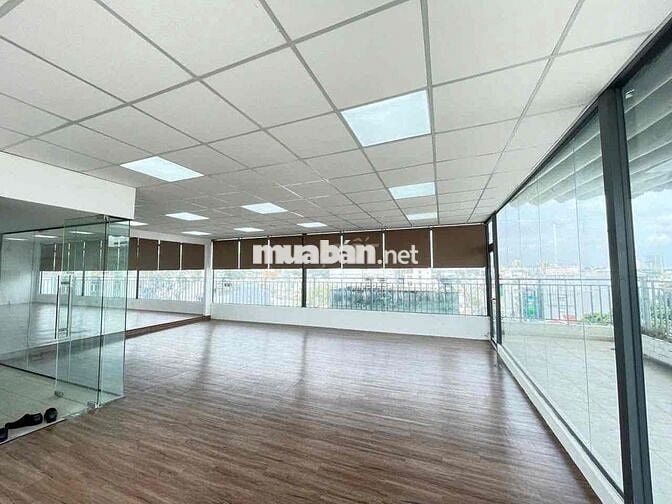 Chính chủ cho thuê VP Nguyễn Đình Chiểu 120m2 view kính thoáng mát