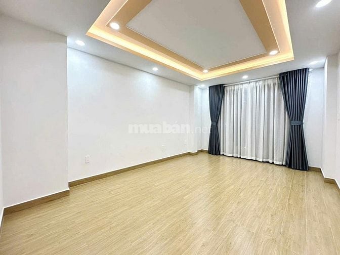Bán nhà ngay chợ Hà Tôn Quyền, 3tỷ640 (TL) Hẻm trước nhà 8m, 1T2L, SHR