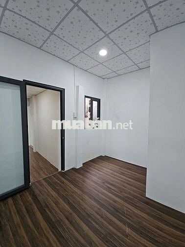 Sát mặt tiền  Trung Tâm Q4  NGANG 4.6 DÀI 12  đúc bê tông