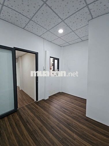 Sát mặt tiền  Trung Tâm Q4  NGANG 4.6 DÀI 12  đúc bê tông