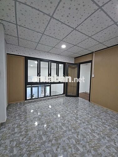 Sát mặt tiền  Trung Tâm Q4  NGANG 4.6 DÀI 12  đúc bê tông