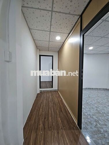 Sát mặt tiền  Trung Tâm Q4  NGANG 4.6 DÀI 12  đúc bê tông