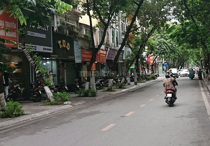 BÁN GẤP NHÀ MẶT PHỐ ĐỘI CẤN, 80M2 × 6 TẦNG, MT 5.2M, CHỈ 33.5 TỶ