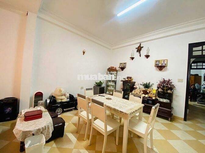 Bán gấp nhà 8,2 tỷ đường Phù Đổng Thiên Vương (P8)