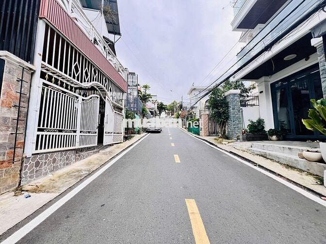 Bán gấp nhà 8,2 tỷ đường Phù Đổng Thiên Vương (P8)