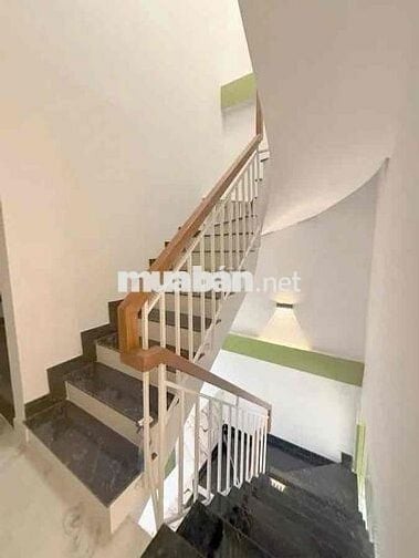 NHÀ ĐẸP NGAY TRONG CHỢ SƠN KỲ ĐỐI DIỆN CHUNG CƯ CELADON