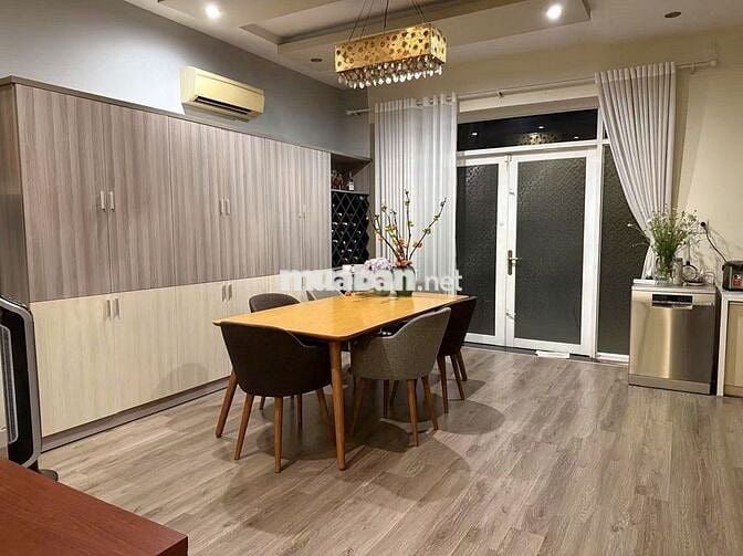 Đi định cư Úc cần bán Biệt thự mặt tiền Đường 14m Nguyễn Hữu Dật.