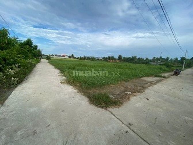 Chính chủ cần bán đất ở thổ cư sổ hồng lô góc 2 mặt tiền đường bê tông