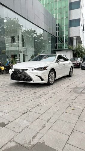 Bán Lexus ES250 Model 2020, 1 chủ, xe siêu mới..