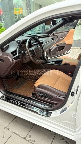 Bán Lexus ES250 Model 2020, 1 chủ, xe siêu mới..