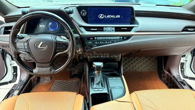 Bán Lexus ES250 Model 2020, 1 chủ, xe siêu mới..