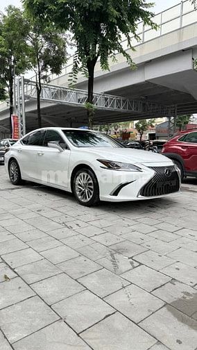 Bán Lexus ES250 Model 2020, 1 chủ, xe siêu mới..