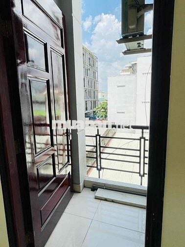 Cho thuê phòng giá rẻ ban công tại Trần Quang Diệu q3 gần ĐH Sư Phạm