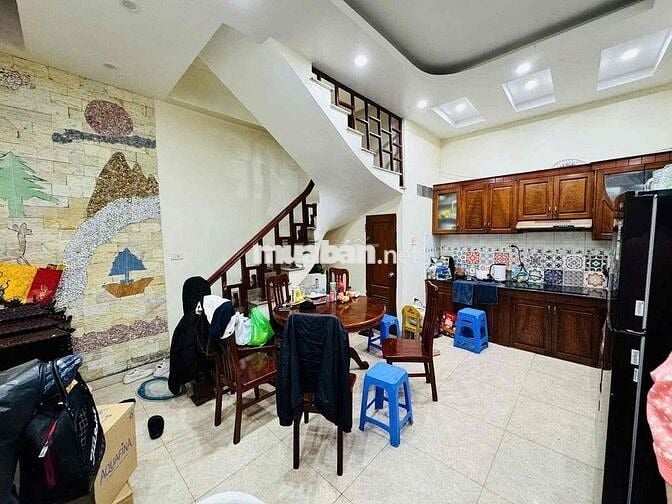 Ngon bổ rẻ! Ngã 6 Ô chợ dừa, dân xây- gần Phố, oto -5 tầng chỉ quanh 7