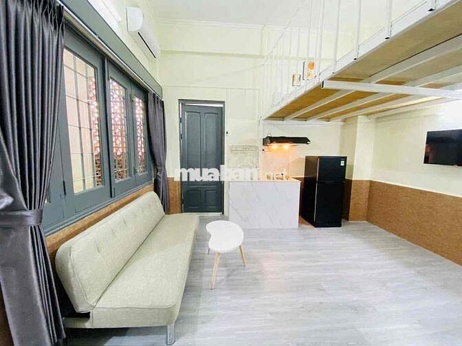🏡CHO THUÊ CĂN HỘ CÓ GÁC - CỬA SỔ LỚN - NGAY VÒNG XOAY CỘNG HOÀ QUẬN 3