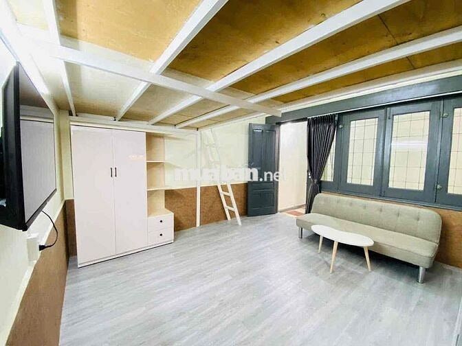 🏡CHO THUÊ CĂN HỘ CÓ GÁC - CỬA SỔ LỚN - NGAY VÒNG XOAY CỘNG HOÀ QUẬN 3