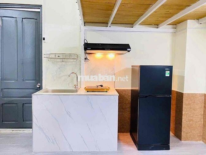 🏡CHO THUÊ CĂN HỘ CÓ GÁC - CỬA SỔ LỚN - NGAY VÒNG XOAY CỘNG HOÀ QUẬN 3