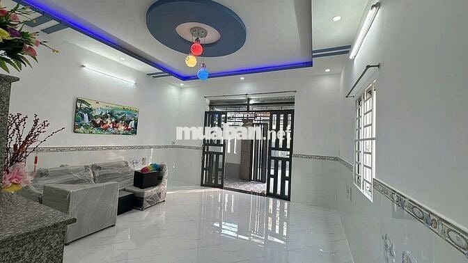 Nhà lầu hẻm xe hơi DT 5x14 1/Tân Hiệp 4 gần trường Bách Nghệ Hóc Môn