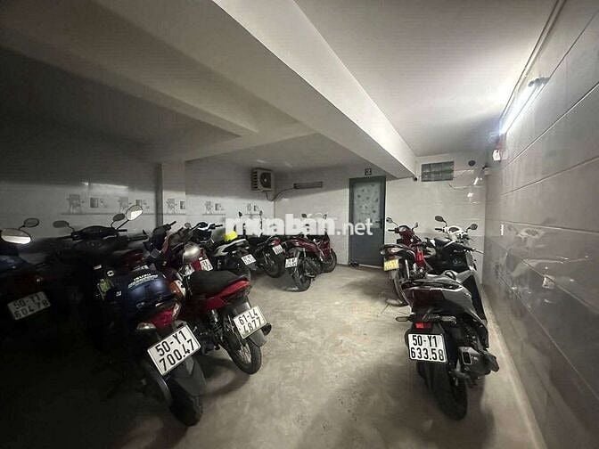 Cần bán khách sạn 15p đường ô tô