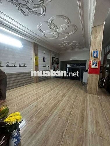 Cần bán khách sạn 15p đường ô tô