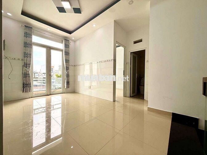 Cần bán khách sạn 15p đường ô tô