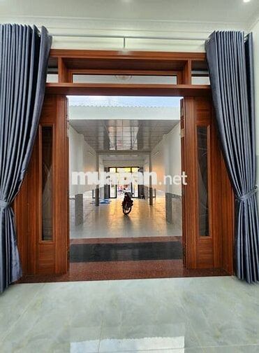 Dt : 4 m X 37m . 1 trệt 2 lầu 3 tấm ,1phong thờ 5ph ngũ 4WC