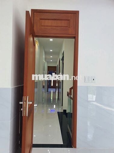 Dt : 4 m X 37m . 1 trệt 2 lầu 3 tấm ,1phong thờ 5ph ngũ 4WC