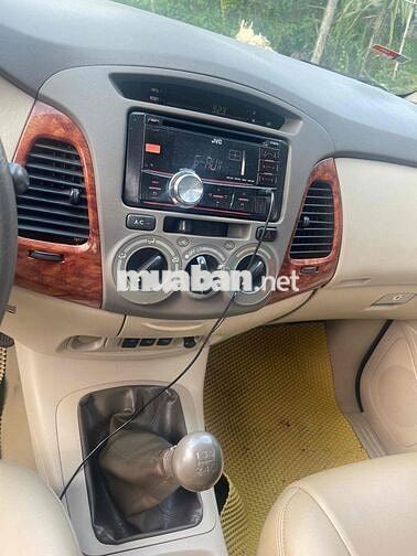 Toyota Innova 2007 G - 100000 km