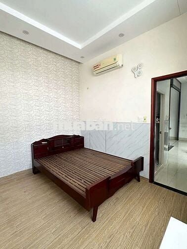 NHÀ RỘNG RÃI - HẺM 52 HÙNG VƯƠNG